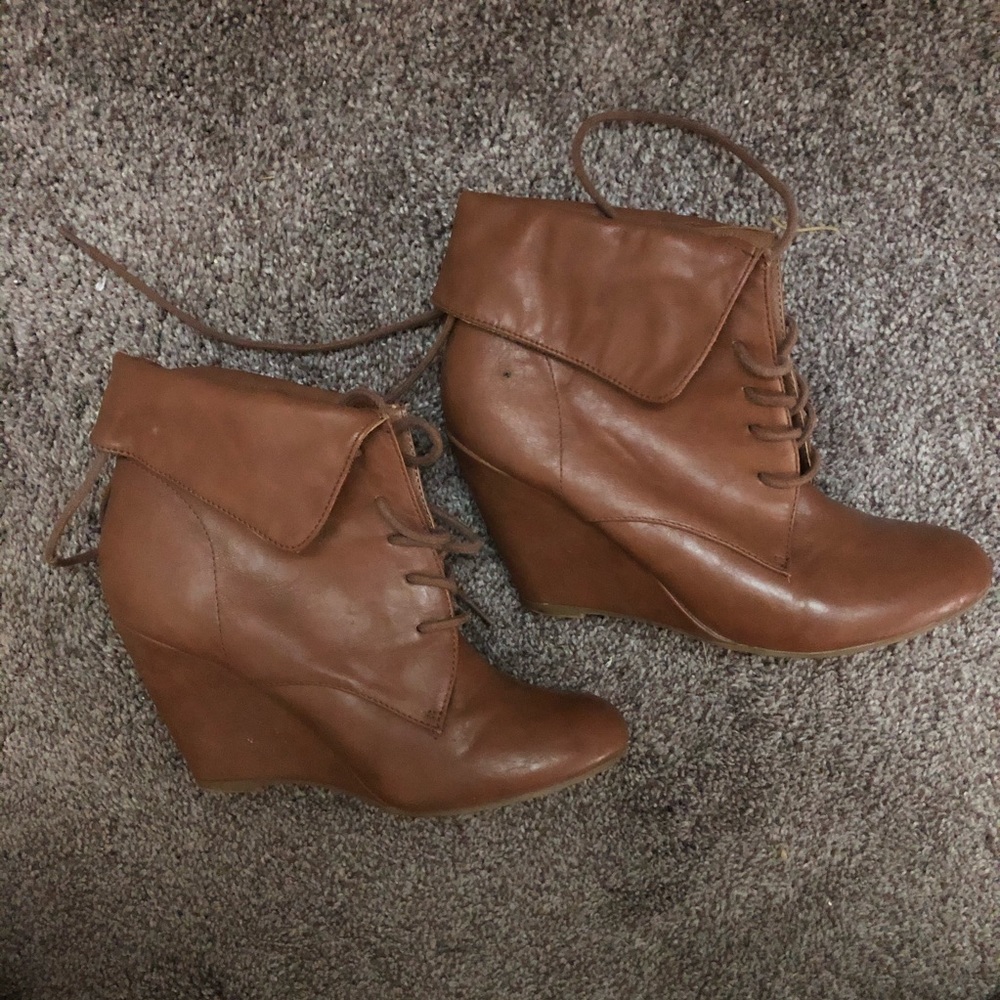 Women’s size 8 heeled boots